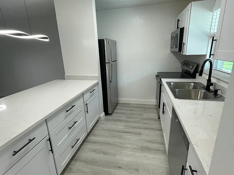 5025 Granada Blvd — Photo 2