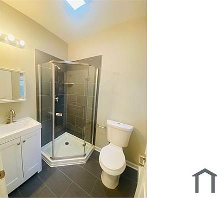 5th image of 1435 Cambridge St #1