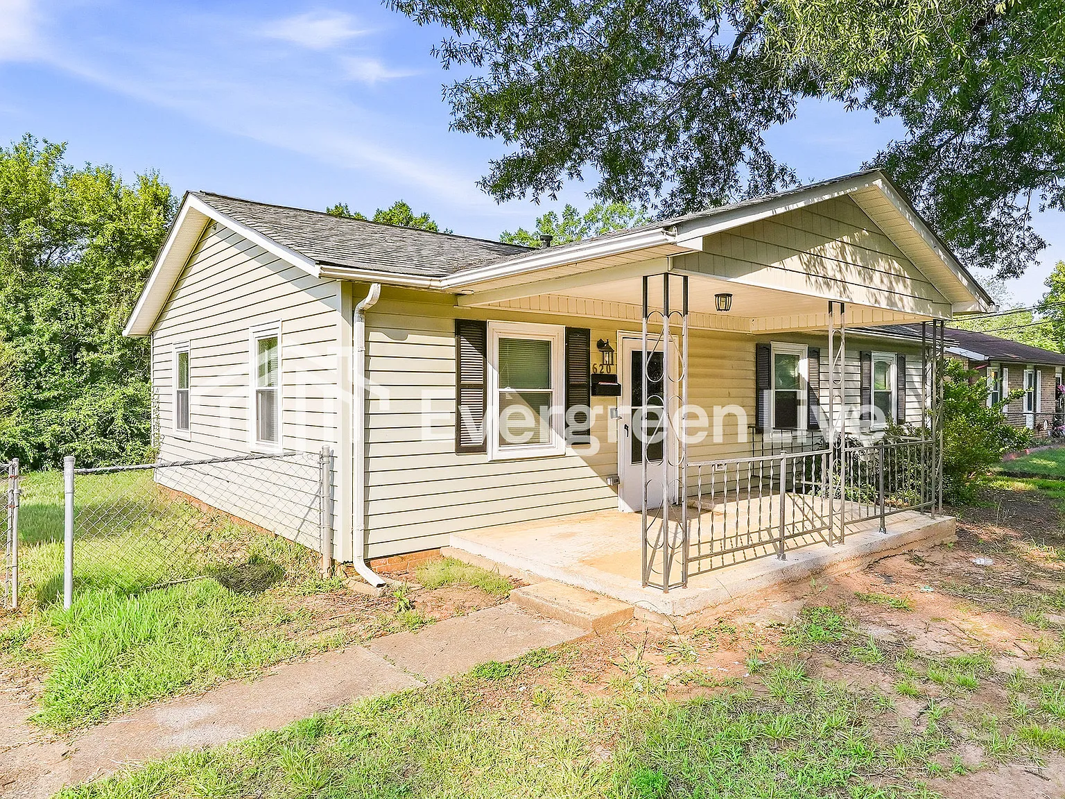 3 bed, 2.0 bath, 975 sqft, $1,645 — Photo 3