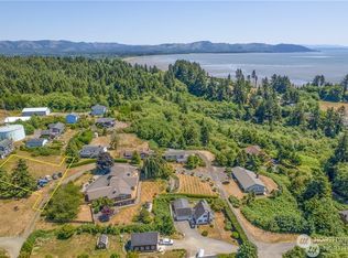 100 Cougar Trot NE, Ilwaco, WA 98624