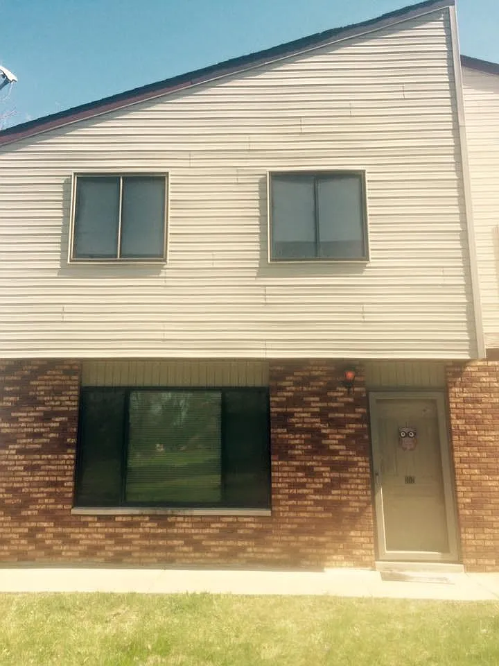 2 bed, 975 sqft, $850 — Photo 1
