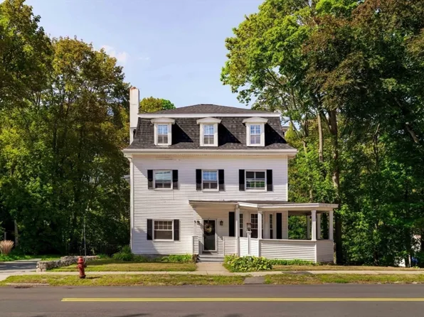 106 Elm St, Stoneham, MA 02180