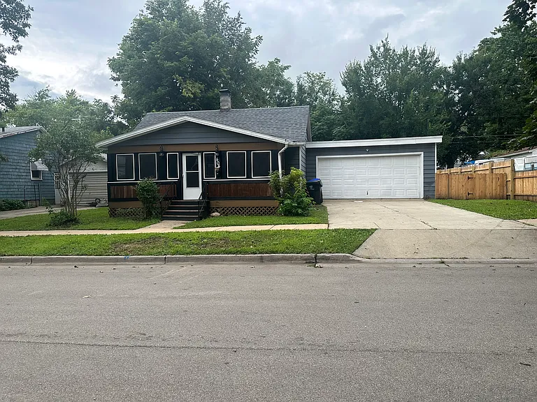 404 E Jackson St — Photo 16