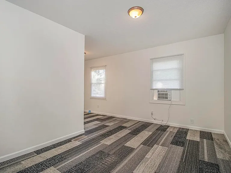 1630 S William St #1 — Photo 13