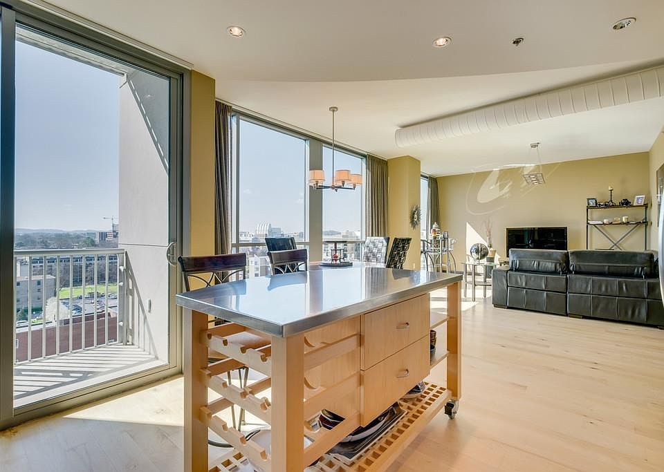 1st image of 900 20th Ave S APT 1208