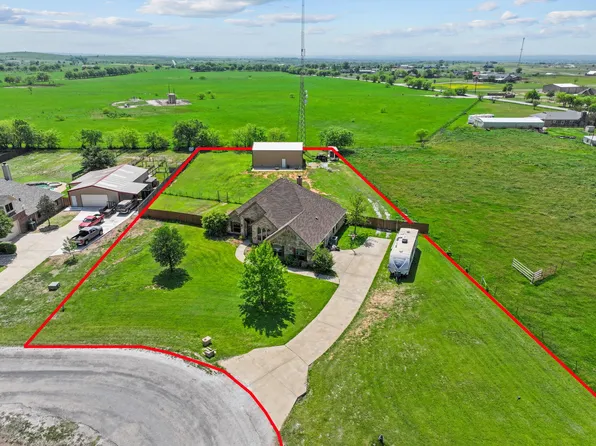 150 Canyon Dr, Decatur, TX 76234