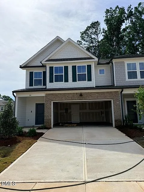 3 bed, 2.5 bath, 1861 sqft, $2,095 — Photo 1