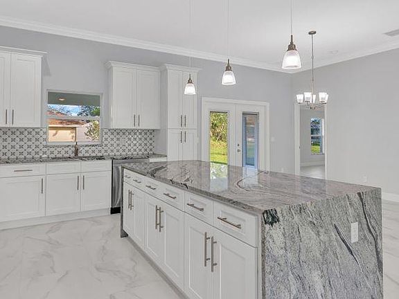5th image of 6168 NW East Deville Cir