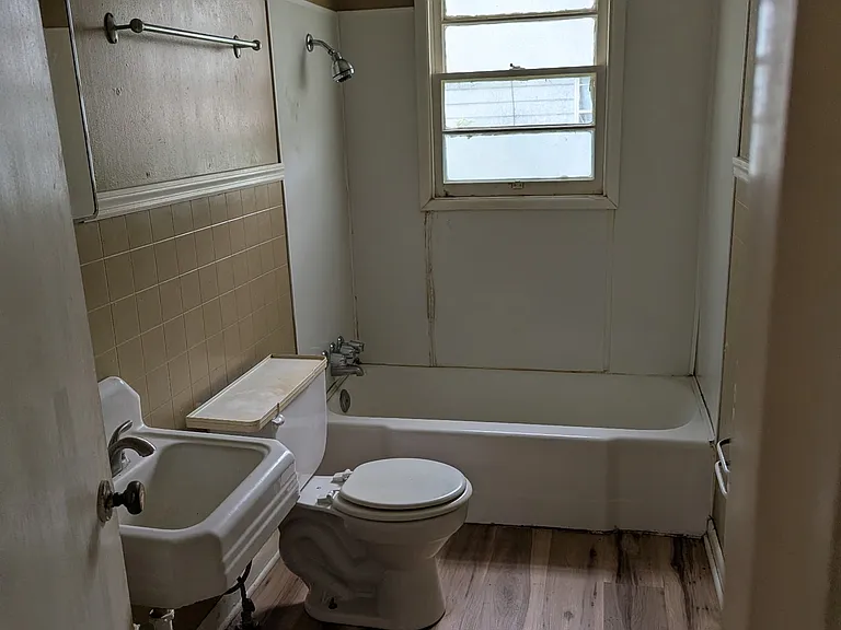 1818 Clover St — Photo 10