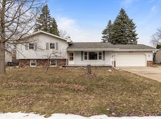 1764 Oakridge COURT, Menasha, WI 54952