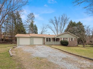 131 Moody St, Hendersonville, NC 28739