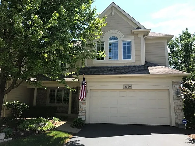 2429 Ridgewood Ct photo 1