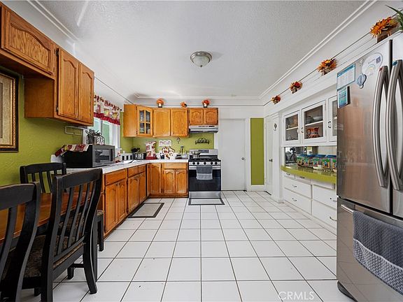 3rd image of 643 Elm Ave