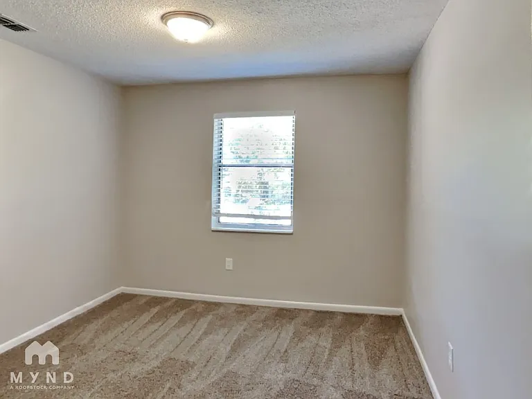 132 E Poinsettia St — Photo 15