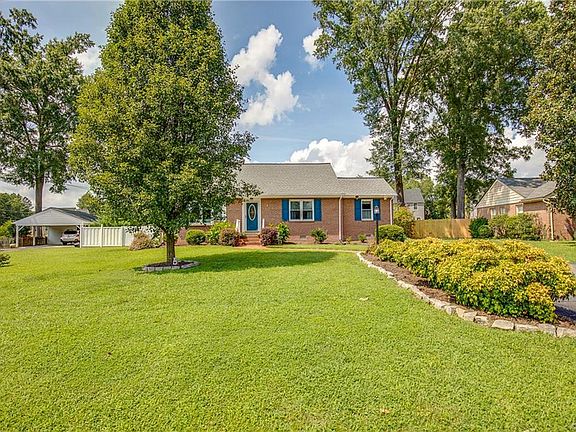 2nd image of 2208 Craven Ln