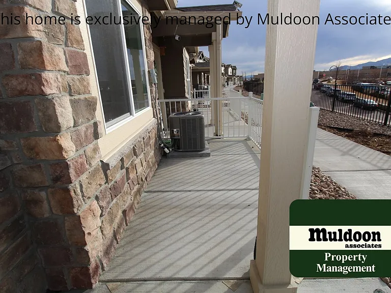 954 Petra Hts — Photo 2