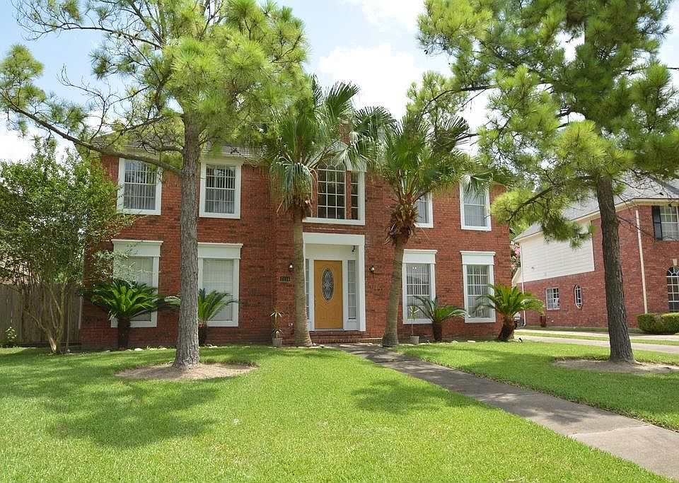 1st image of 2114 Avenida La Quinta St