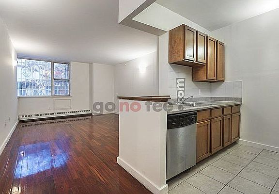 5th image of 444 Manhattan Ave APT 1J