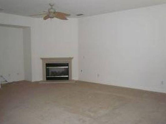 3rd image of 5771 Palmera Ln