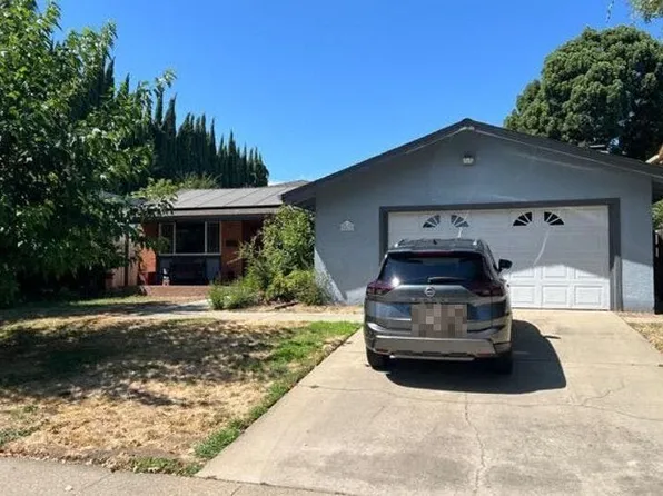 8417 Lake Forest Dr, Sacramento, CA 95826