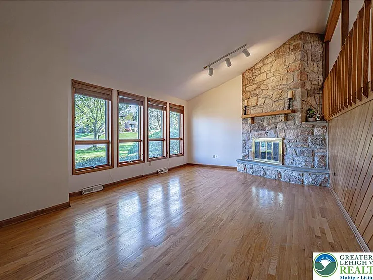 3705 Vale View Dr S — Photo 10