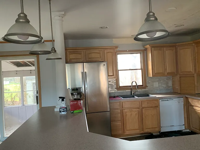 3878 Kingsway Dr — Photo 3