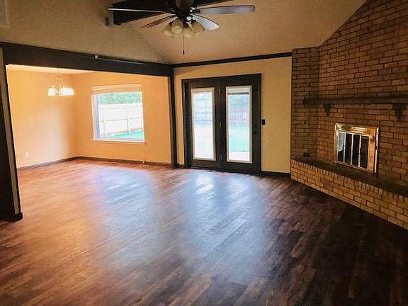 5th image of 2320 W Gary St