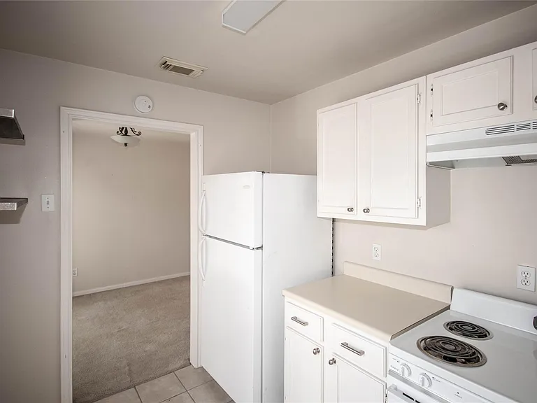 1610 Wheeler St #2 — Photo 7
