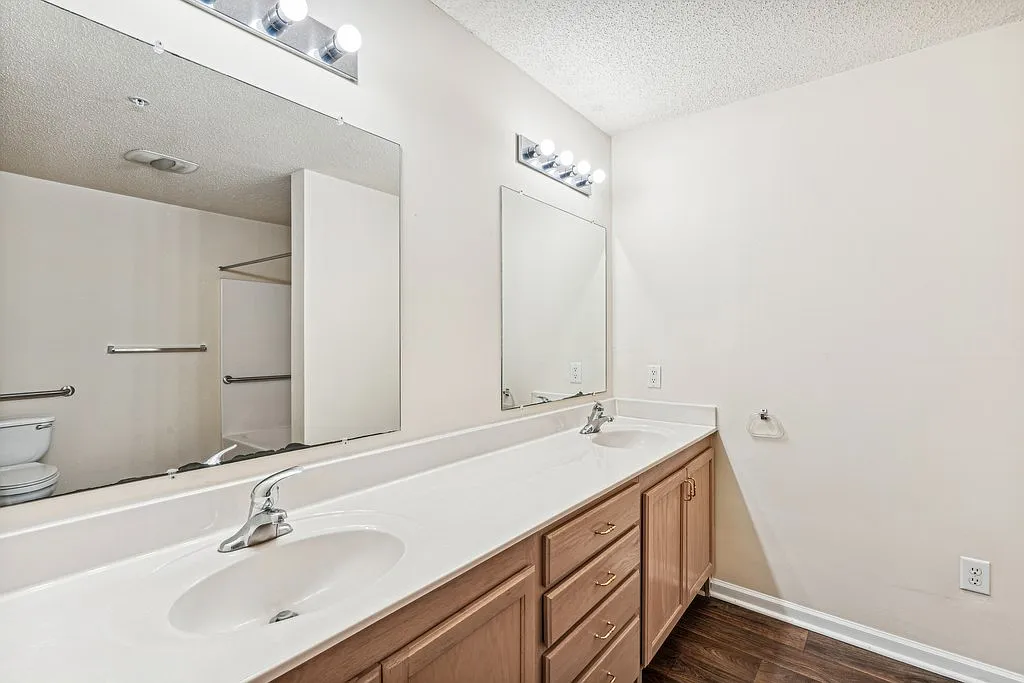 Woodland Crossing Apartment Homes — Photo 1