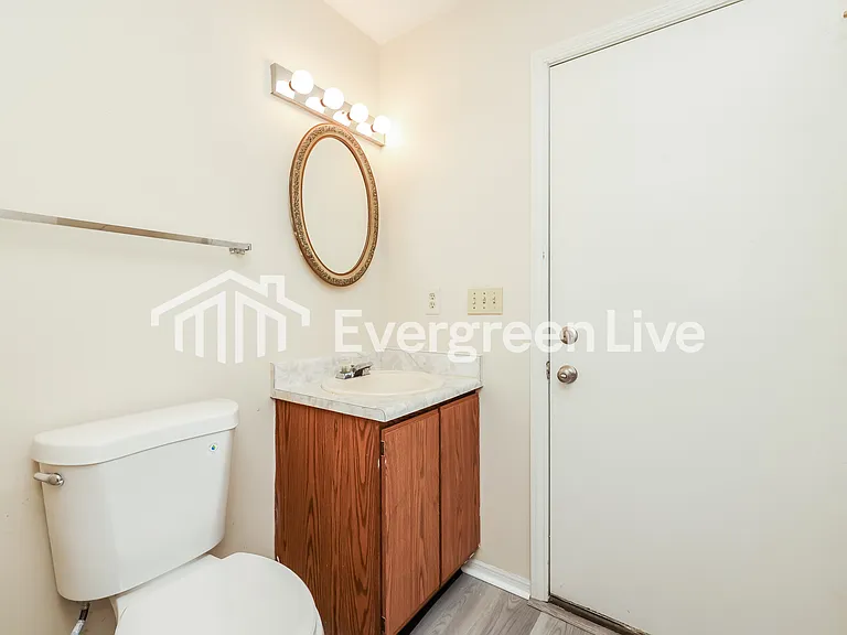 2465 Cross Village Dr — Photo 12