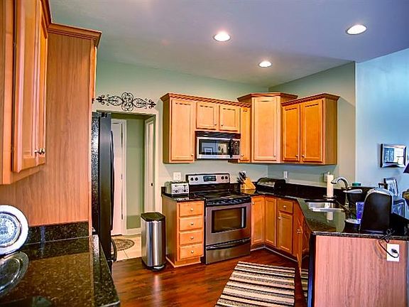 3rd image of 3367 Darbyshire Dr