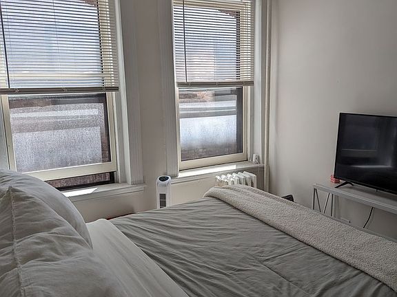 5th image of 52 Garden St APT 4