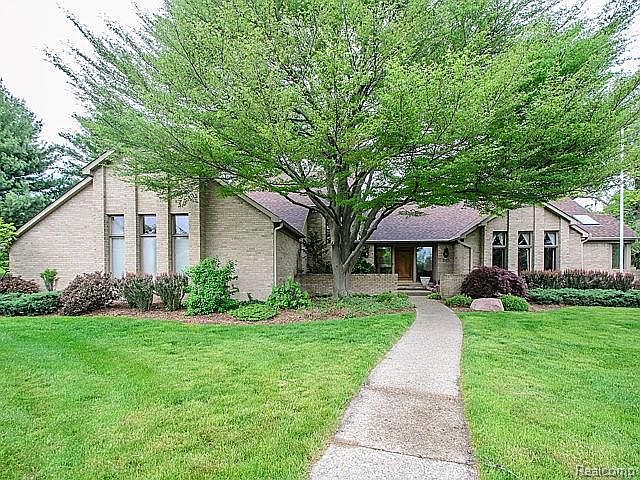 1st image of 285 High Orchard Dr