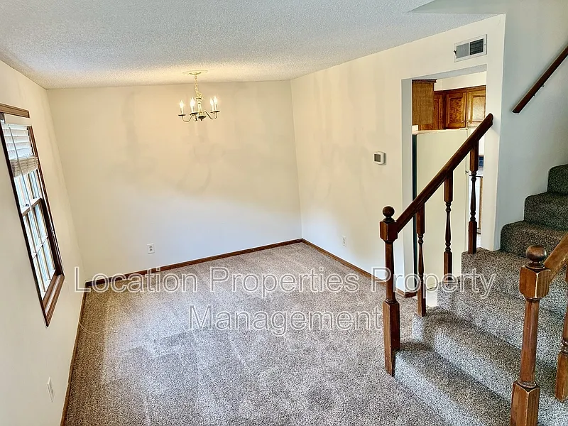 3 bed, 2.5 bath, 1600 sqft, $2,295 — Photo 4