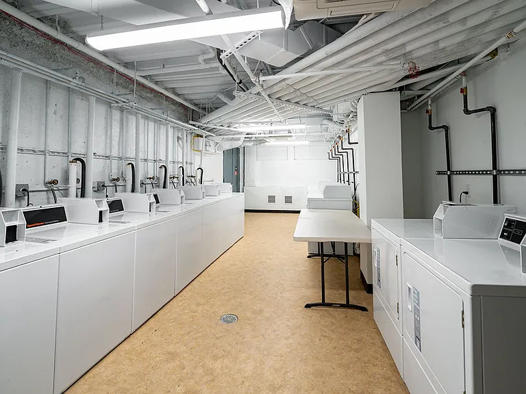 253 Academy — Photo 12