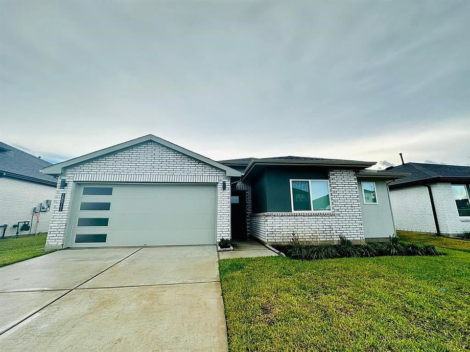 1st image of 28911 Lupo River Ct