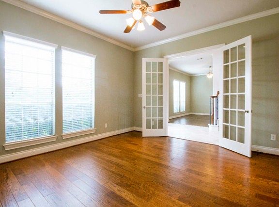 4th image of 16119 Pelican Beach Ln