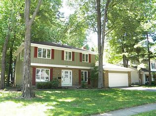 6945 Williamsburg Dr, Sylvania, OH 43560