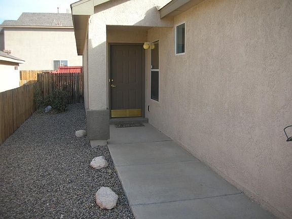4th image of 126 Avenida Jardin