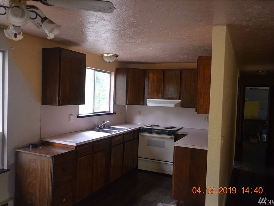 2nd image of 80 N Lake View Dr