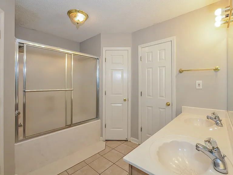 6967 Naples Dr — Photo 12