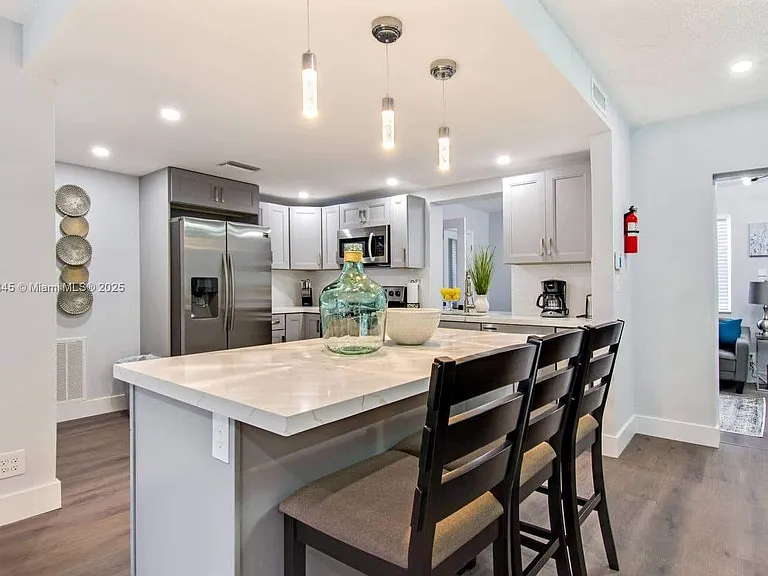 1305 Funston St — Photo 2