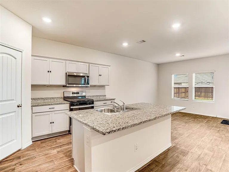 383 Sickle Loop — Photo 6