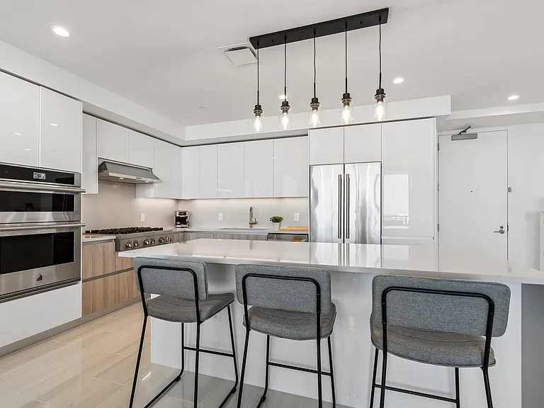 400 Central Ave #2102 — Photo 9