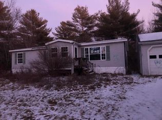 92 Parker Rd, Pittston, ME 04345