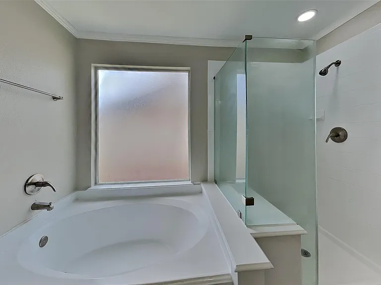 18706 Woodglen Shadows Dr — Photo 18