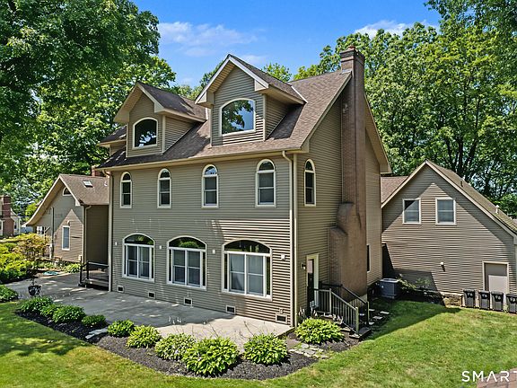 5th image of 25 Clintonville Road