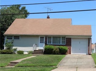 330 Grandview Ave, Edison, NJ 08837