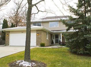 147 Kincaid Dr, Lake Zurich, IL 60047