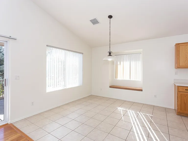 1654 Saint Andrews Way — Photo 11